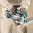 Kép 2/2 - Makita DCS552RTJ  fémvágó körfűrész 18V LXT Li-Ion 136mm 2x5,0Ah